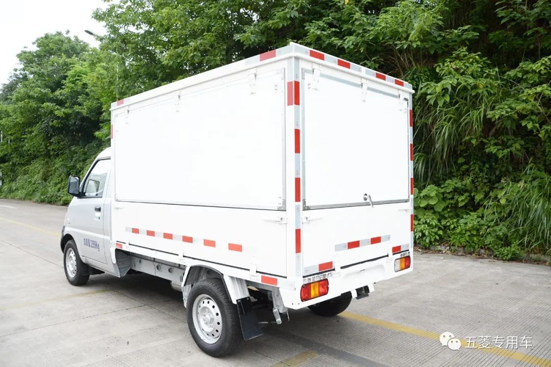 五菱翼開啟售貨車——地攤經(jīng)濟的正規(guī)主力軍！