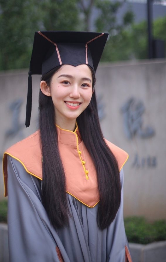 中央美院“學(xué)士服”美上熱搜！網(wǎng)友：這是什么神仙設(shè)計(jì)？