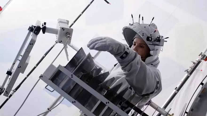 神奇的綠幕、強大的電影特技前后對比圖，給跪了?。ㄖ校?/></p><p style=