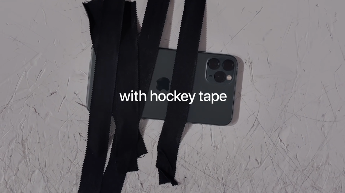 慶祝NHL復(fù)賽，他們把iPhone綁在了冰球棍上
