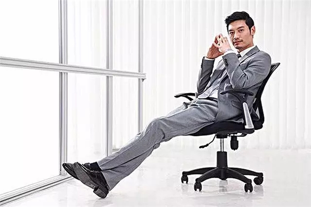 父親節(jié)快樂(lè)！成熟男士拍照擺姿要點(diǎn)