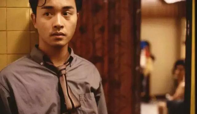 20年前，處于黃金時(shí)代的香港電影是如何走下神壇的？