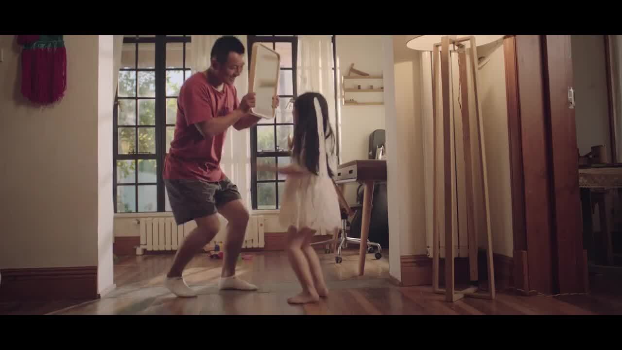 麥當(dāng)勞暖心提示《愛(ài)在相同高度》