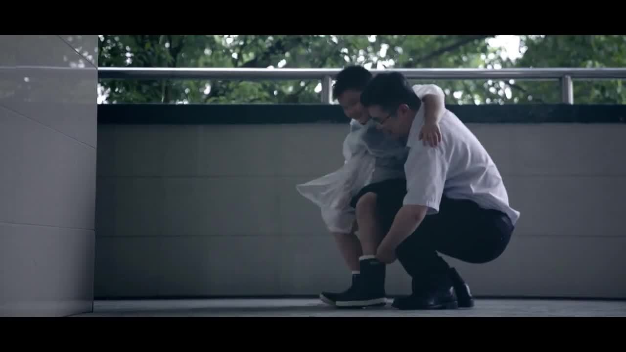  麥當(dāng)勞暖心提示《愛在相同高度》