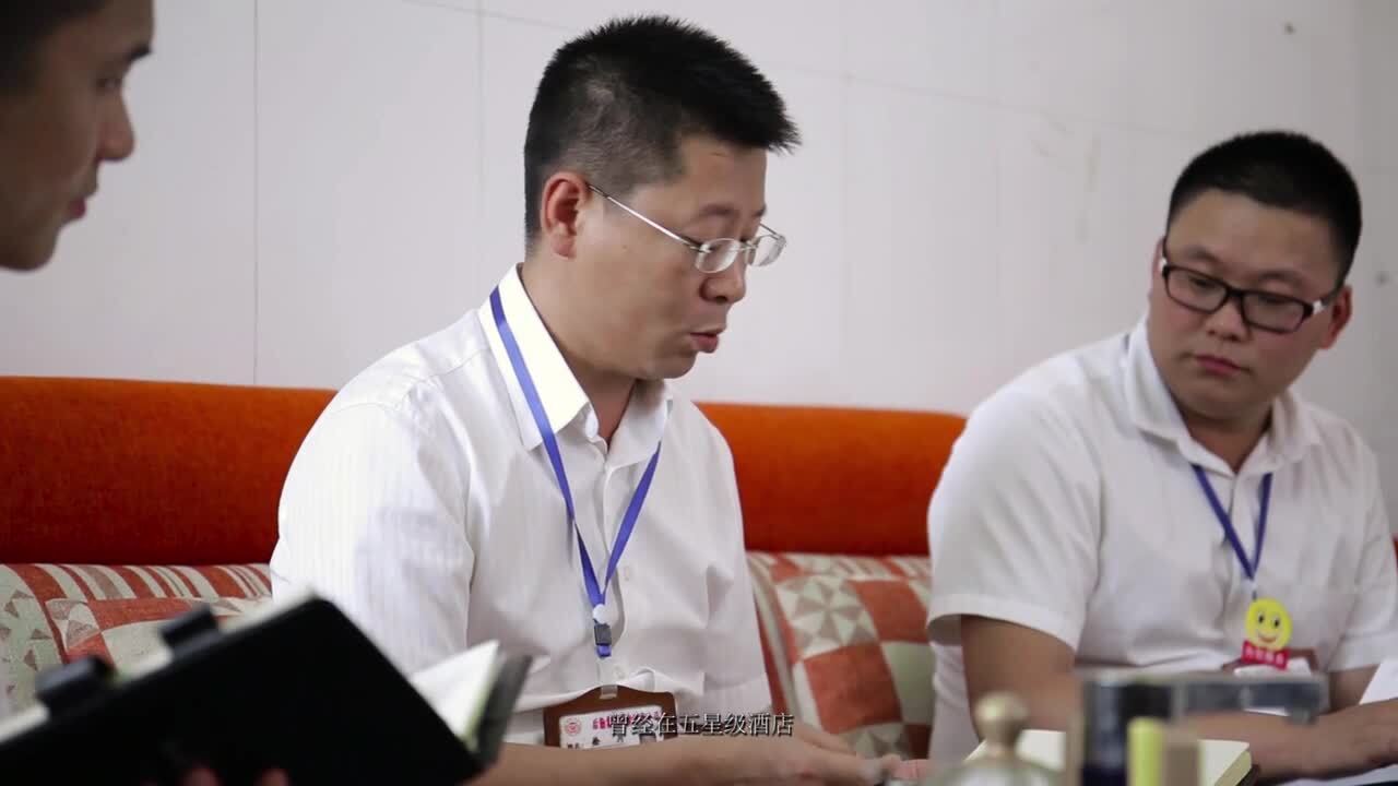 歡樂(lè)時(shí)光美食廣場(chǎng)