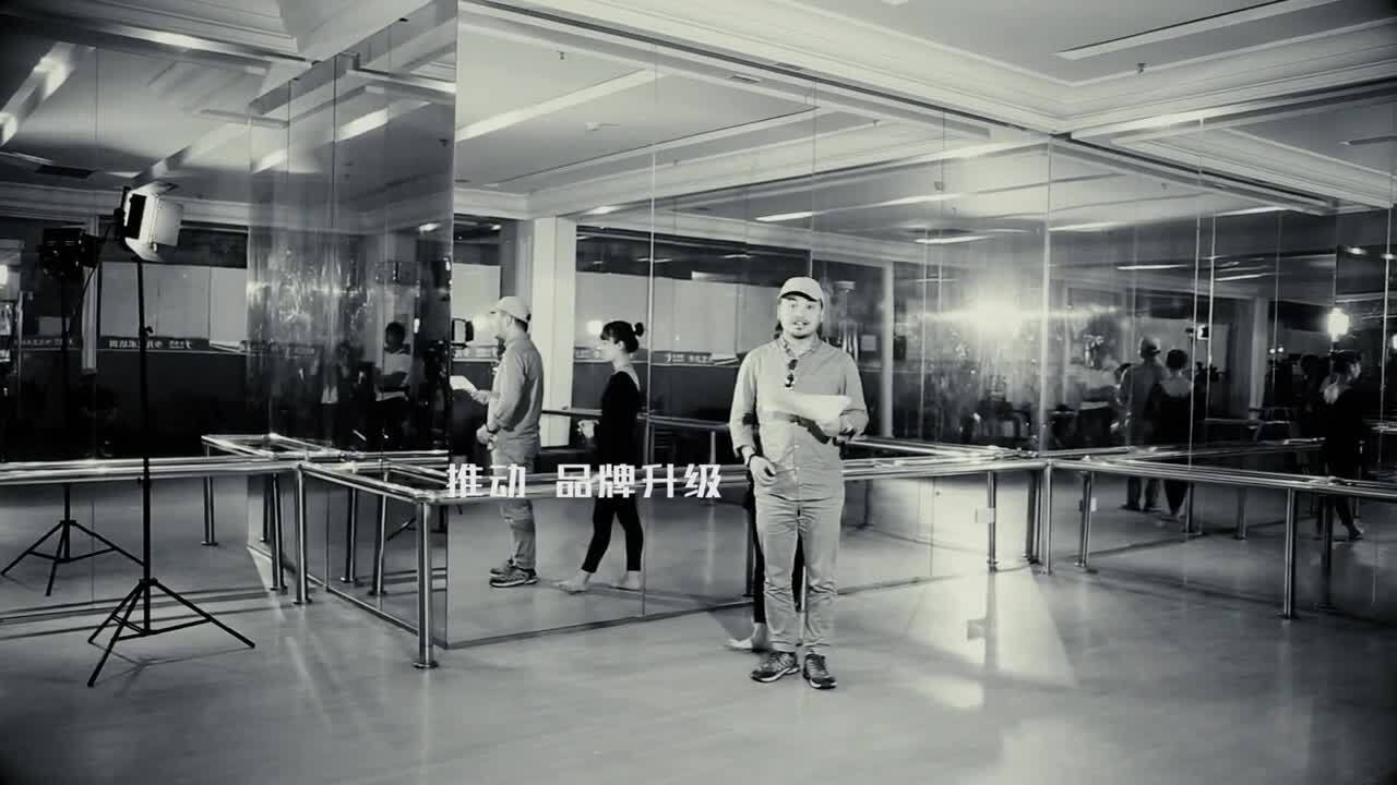 朱鵬導(dǎo)演個(gè)人形象片