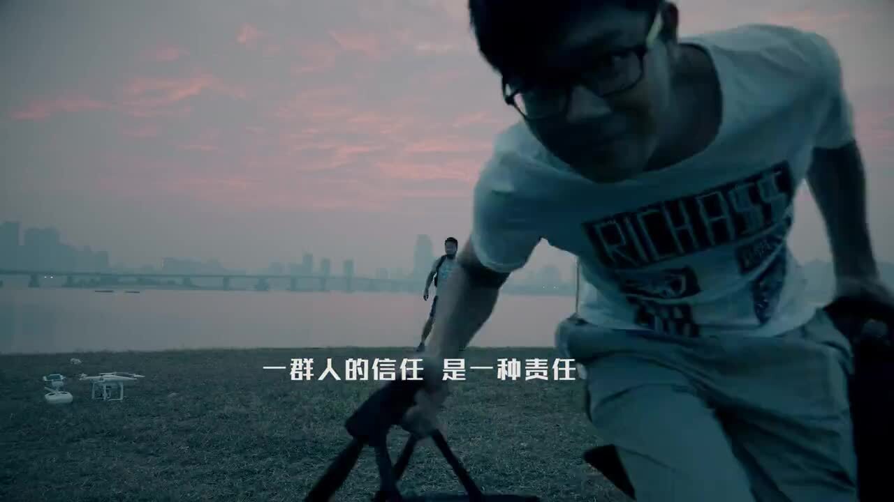 朱鵬導(dǎo)演個(gè)人形象片
