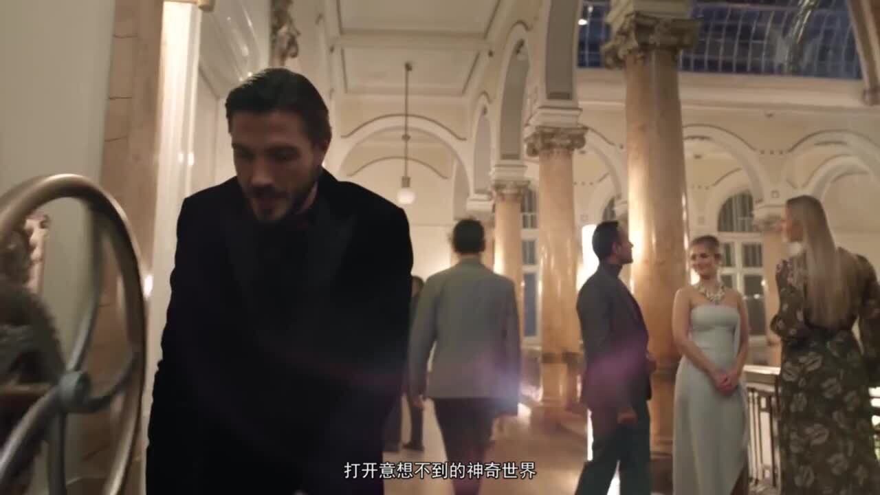 法國干邑甜酒創(chuàng)意廣告《打開意想不到的神奇世界》