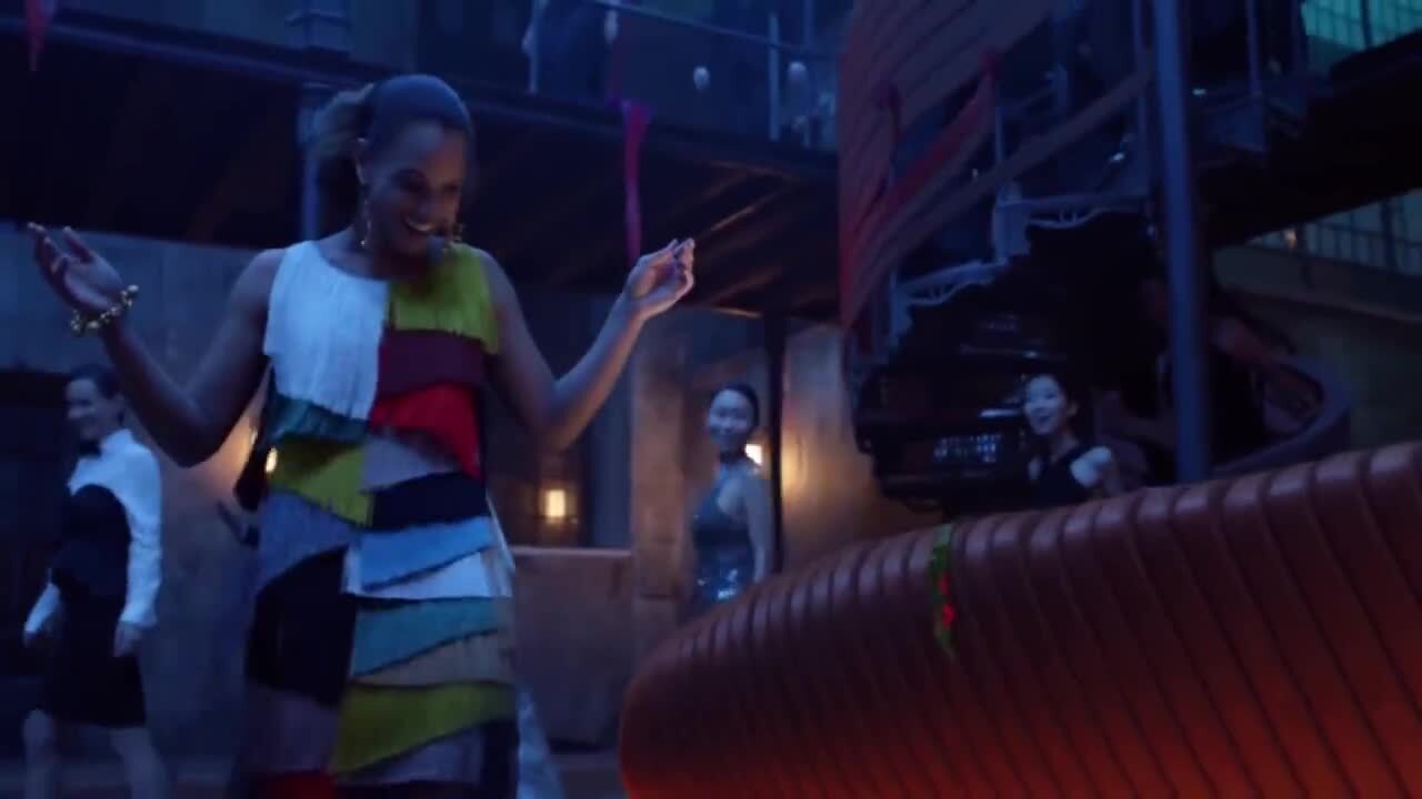 法國干邑甜酒創(chuàng)意廣告《打開意想不到的神奇世界》