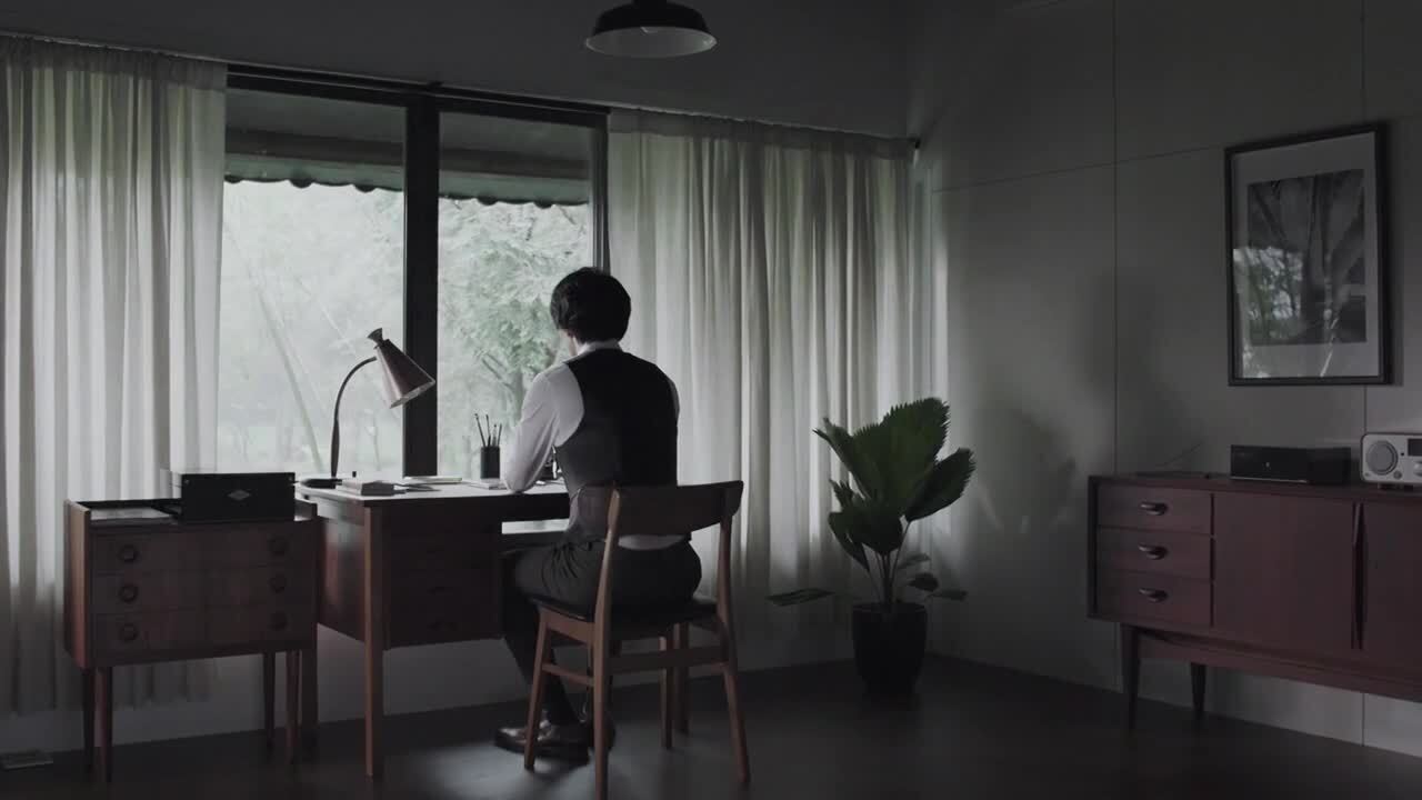 卡地亞腕表宣傳片《見(jiàn)“手”知著》